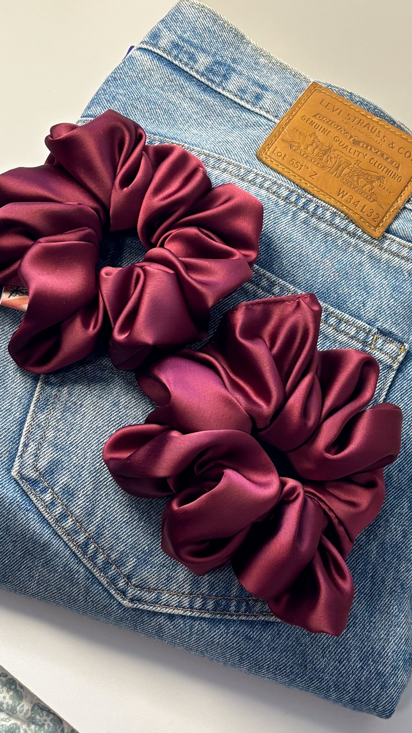 Scrunchie Saten L Burdeo